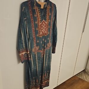 Luxary Velvet 3 Pc Suit With Stone Work